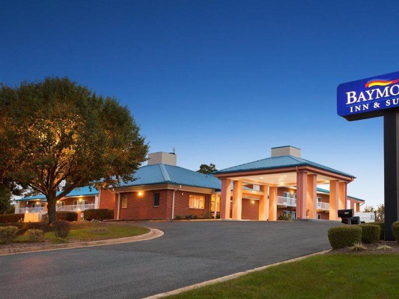 Baymont By Wyndham Warrenton Hotel Buitenkant foto