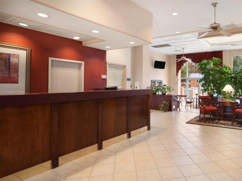Baymont By Wyndham Warrenton Hotel Buitenkant foto