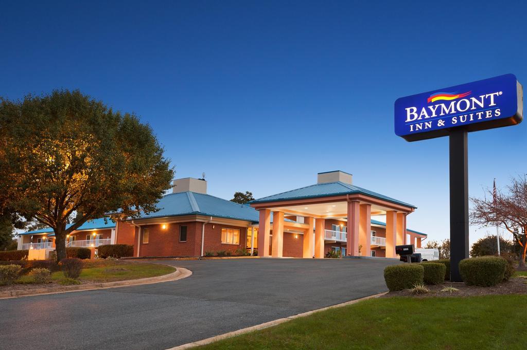 Baymont By Wyndham Warrenton Hotel Buitenkant foto