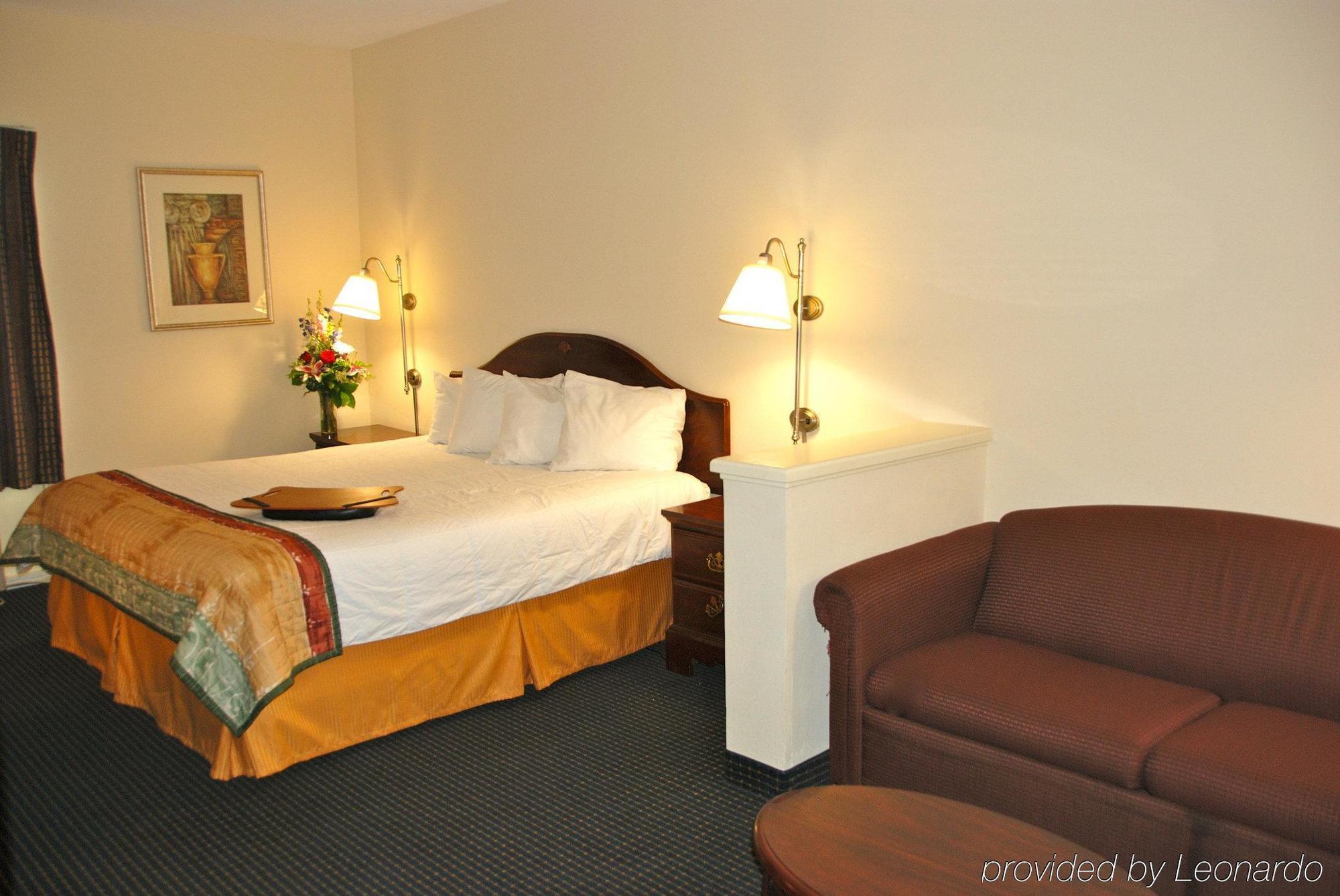 Baymont By Wyndham Warrenton Hotel Buitenkant foto