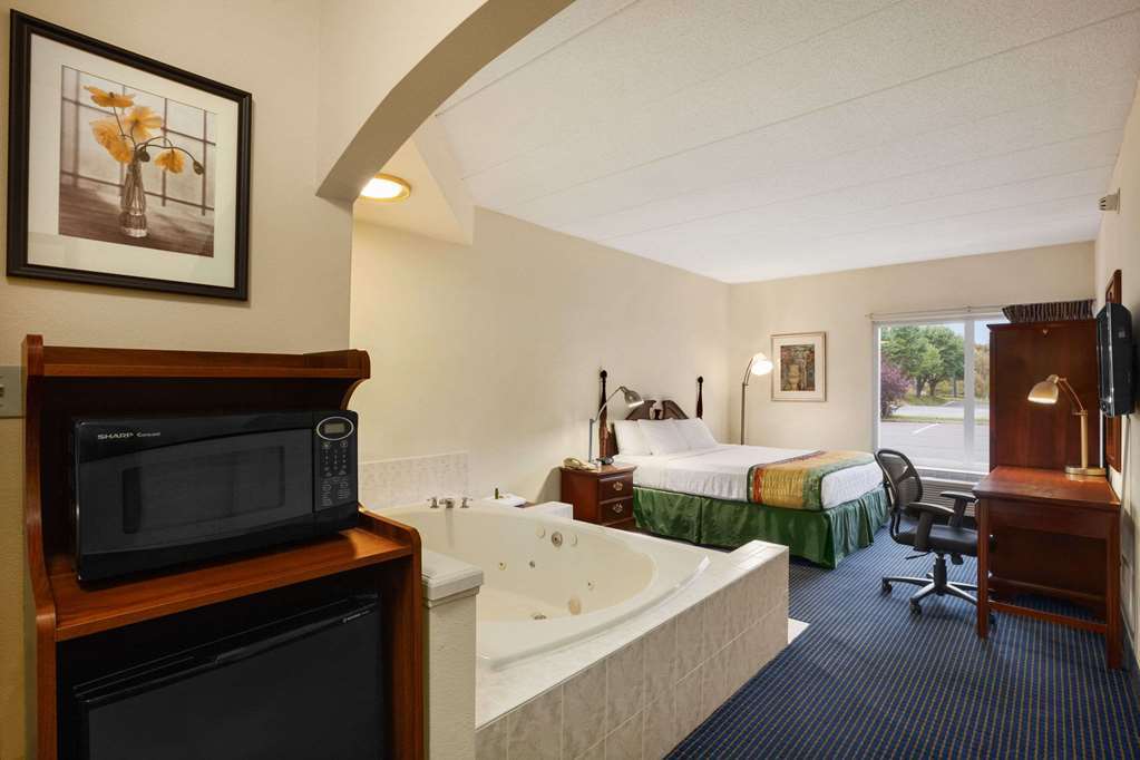 Baymont By Wyndham Warrenton Hotel Kamer foto